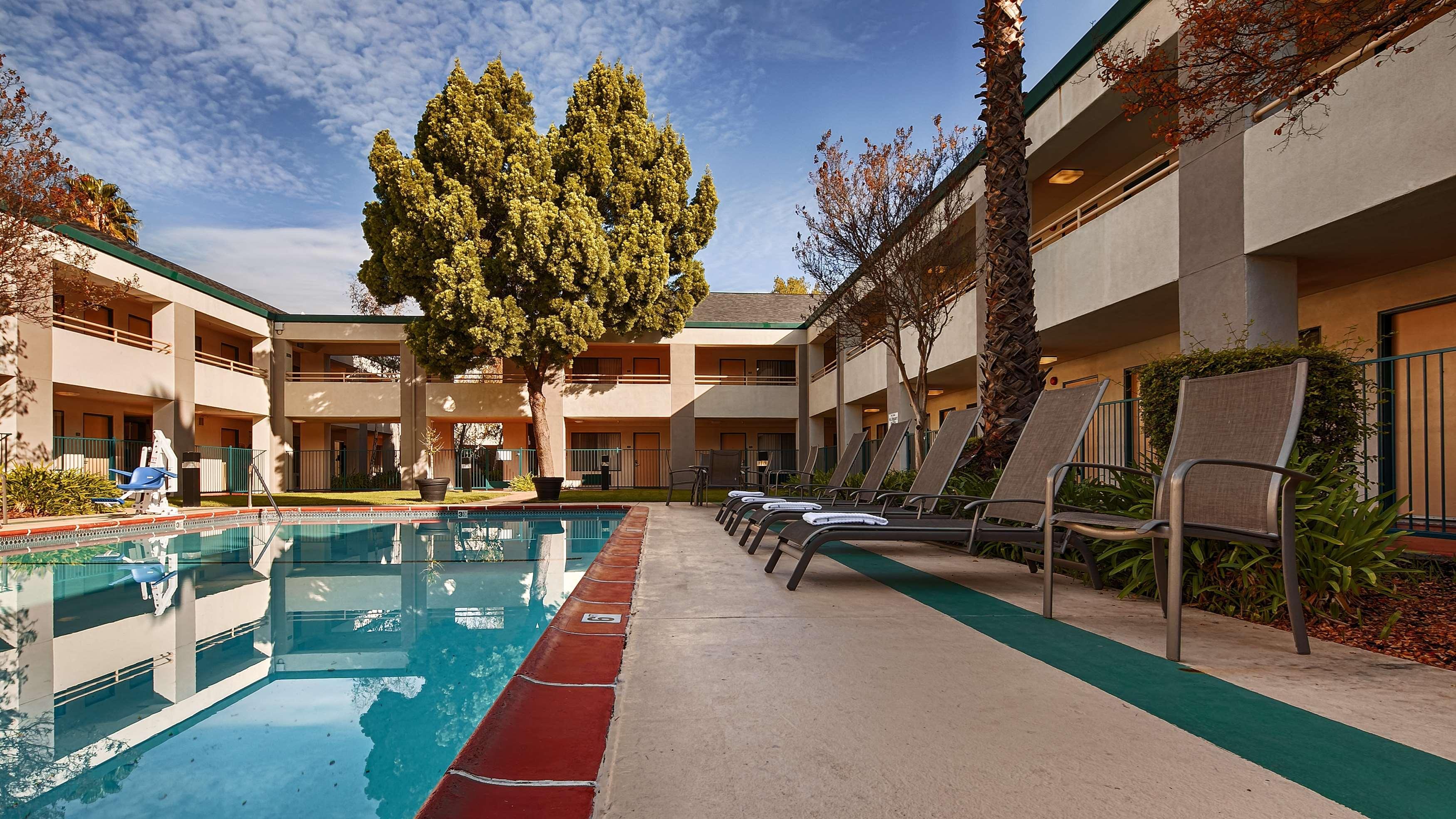 קונקורד Best Western Heritage Inn מראה חיצוני תמונה