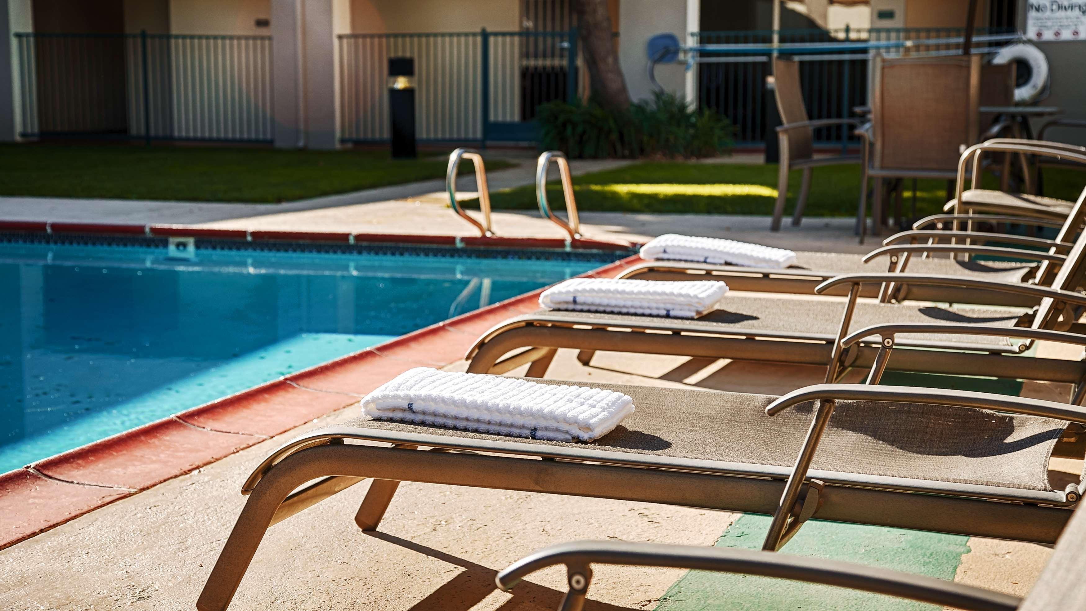 קונקורד Best Western Heritage Inn מראה חיצוני תמונה