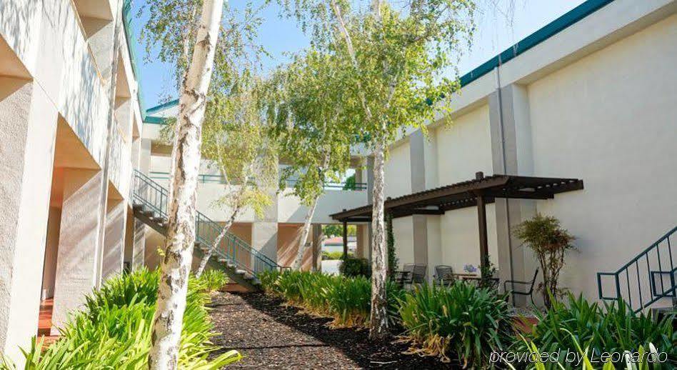 קונקורד Best Western Heritage Inn מראה חיצוני תמונה