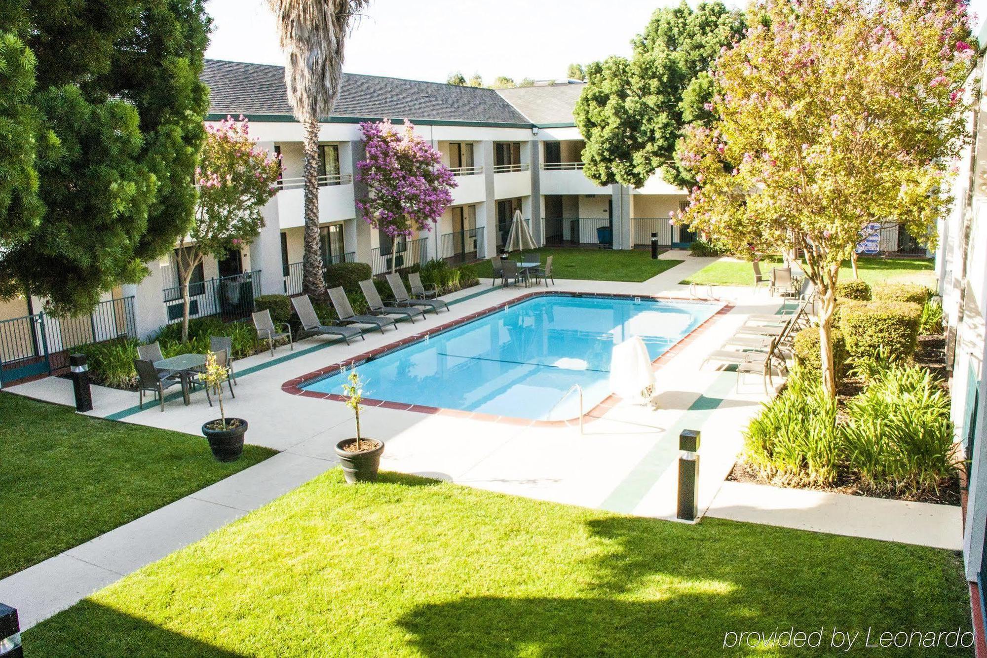 קונקורד Best Western Heritage Inn מראה חיצוני תמונה