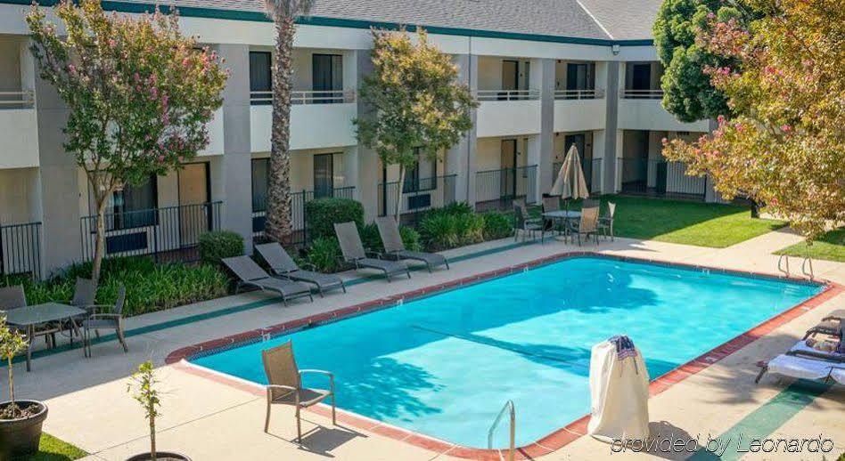 קונקורד Best Western Heritage Inn מראה חיצוני תמונה