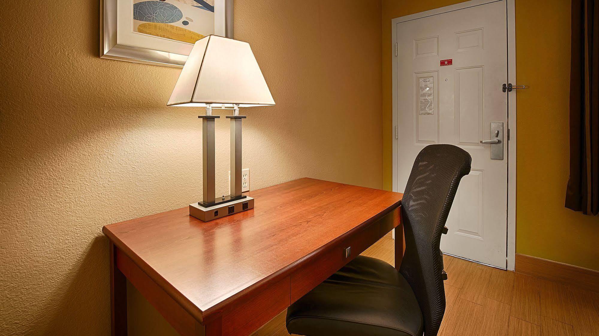 קונקורד Best Western Heritage Inn מראה חיצוני תמונה